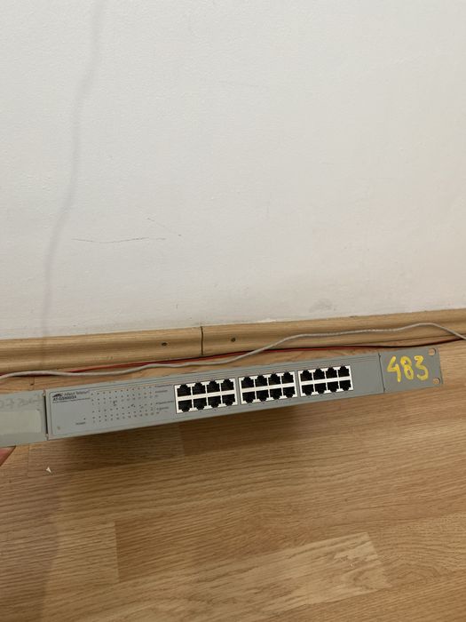 Switch Gigabit Allied Telesyn AT-GS900/24