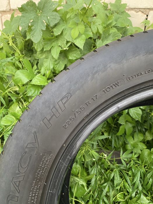 Продам летнюю резину R-17