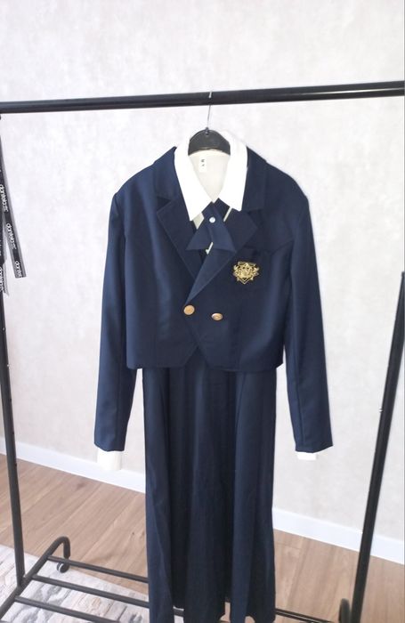 Школьная униформа с юбкой на подтяжках