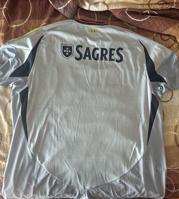 Tricouri fotbal noi