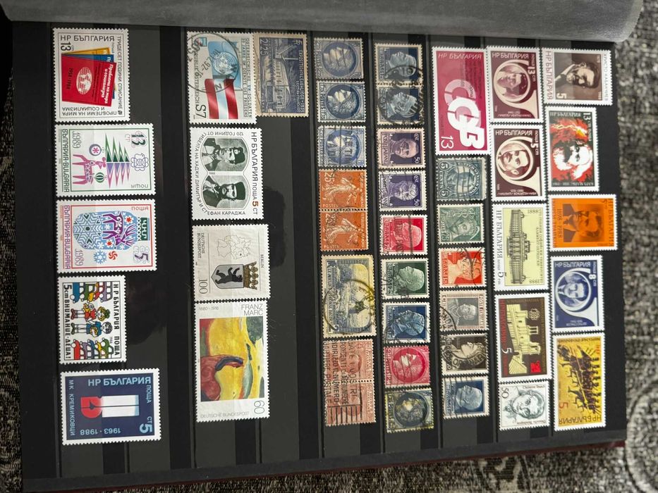 пощенски марки и класьори