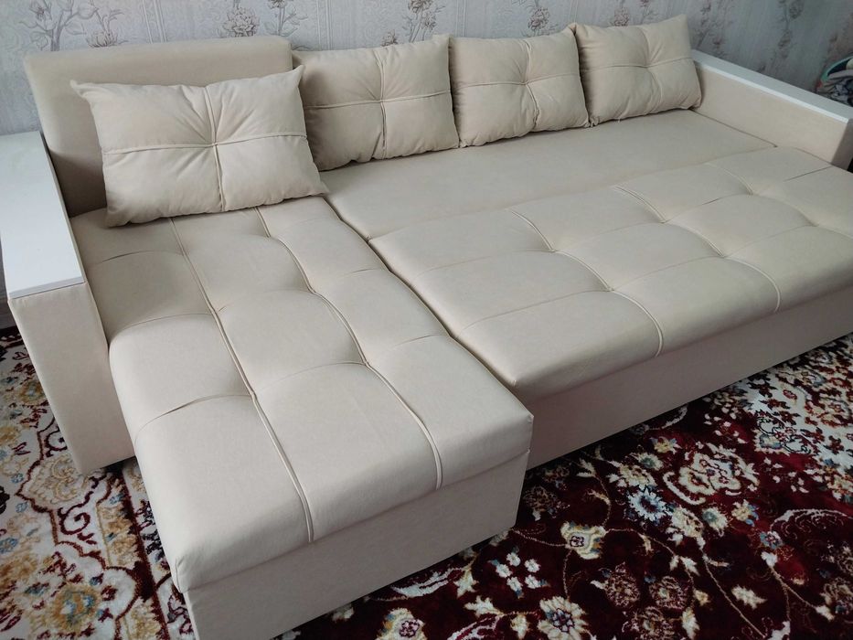 Продам   Диван ,    угловой   Диван