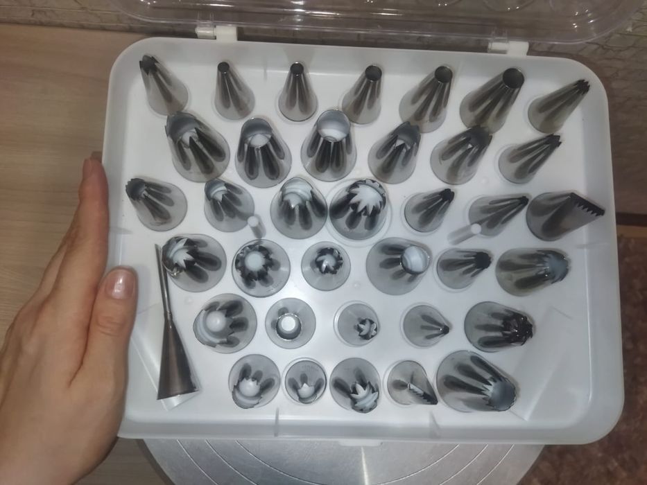 Продам тортницу поворотную насадки кондитерские