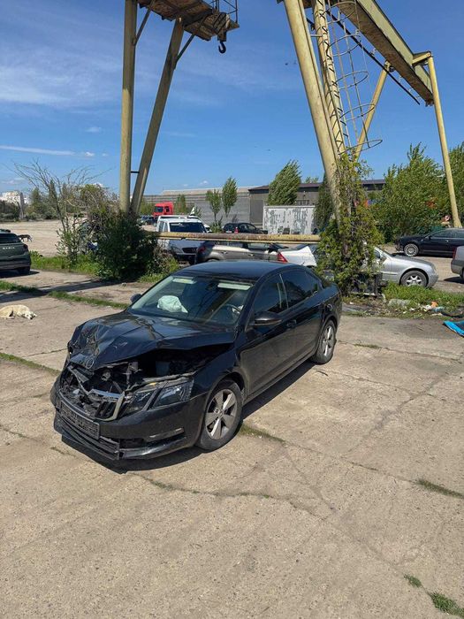 Skoda Octavia 3 avariat / lovit