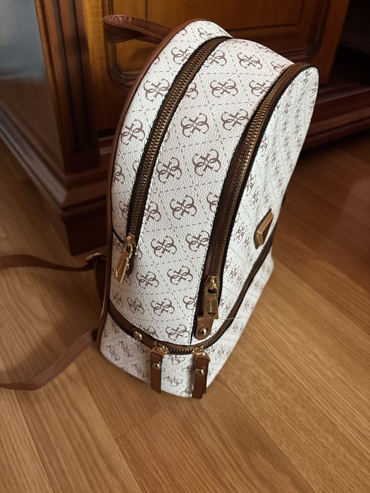 Ghiozdan Guess - nou