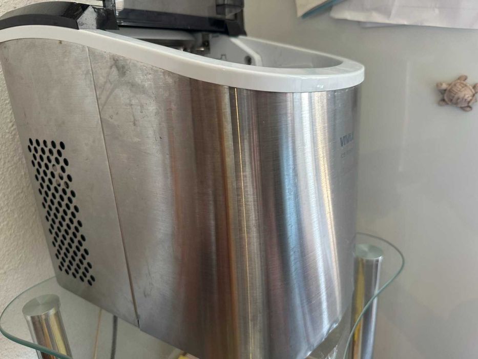 Машина за правене на лед