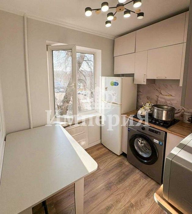 2 ком кв  Продает Адиль