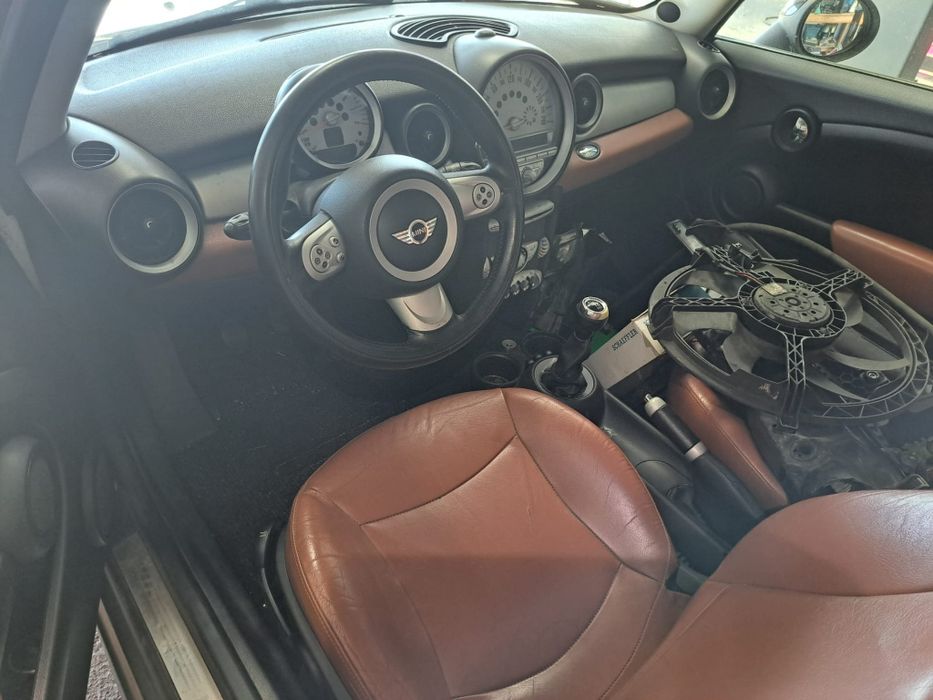 Dezmembrez Mini Cooper motor 1.6 benzina 120 cai