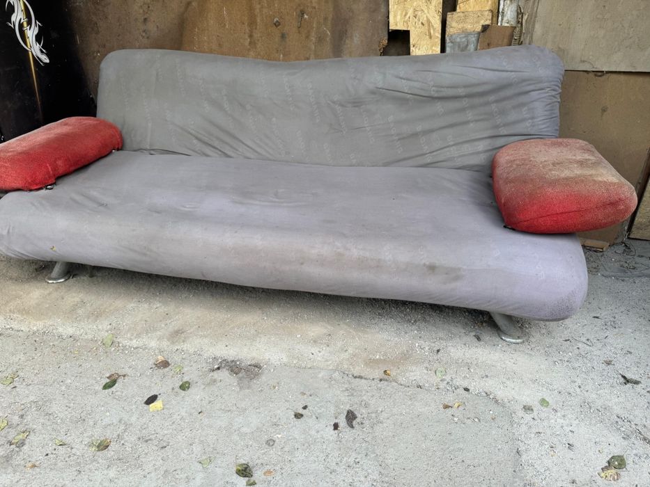 Продам диван срочно