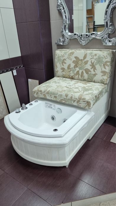 Продается джакузи с диваном