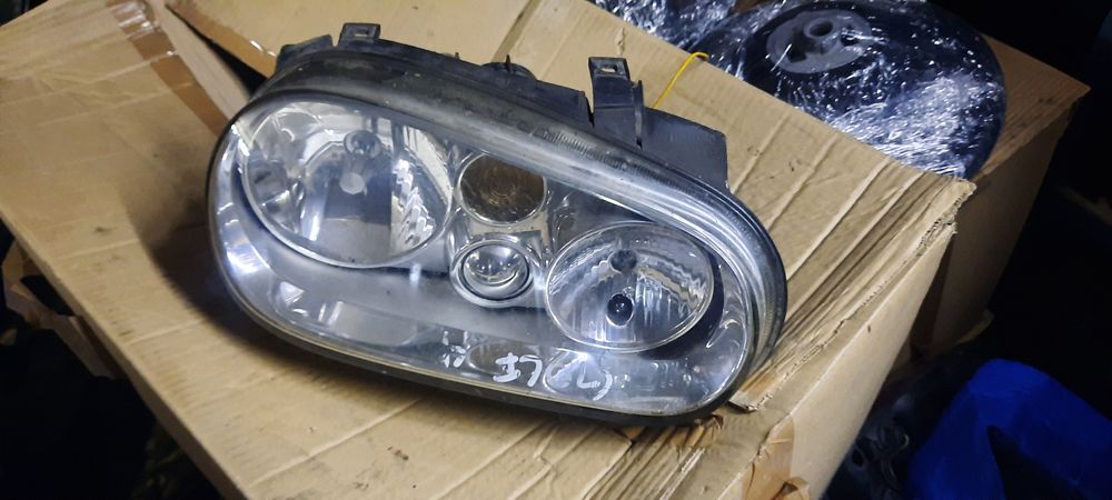VW Golf 4 - фар , фарове
