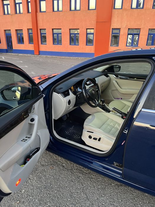 Skoda octavia 2.0 DSG parkassist 360 canton keyless columbus