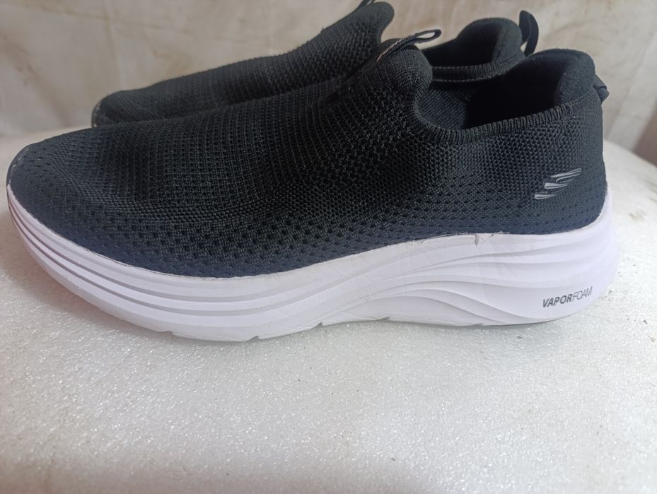 SKECHERS сотилади орегинал жуда яхши состояниеда