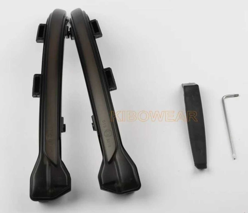 Динамични (бягащи) мигачи за огледалата за VW Golf Голф