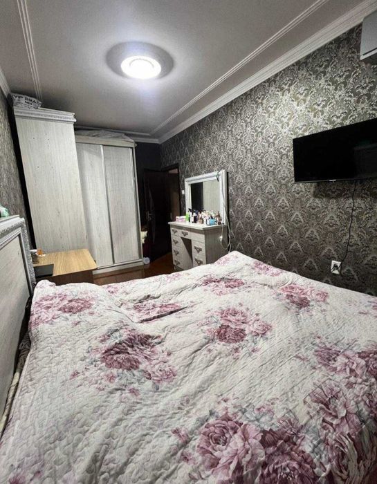 Продаётся квартира Юнусабад 15кв 4/1/5