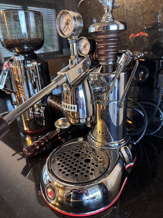 Espressor rasnita si accesorii La Pavoni levier