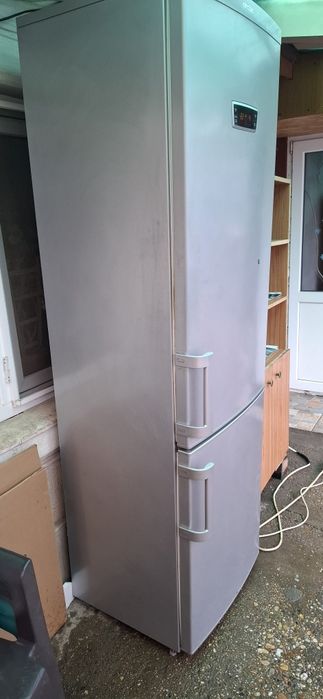 Vând frigider ARTIC..