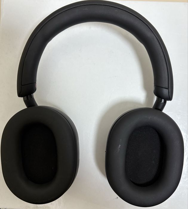 Sony wh-1000xm5 .