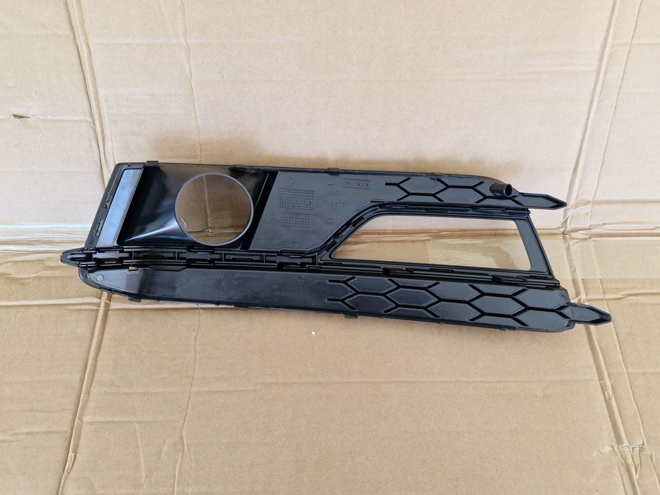 Grila proiector distronic dreapta Audi A5 S-line 2011-2016