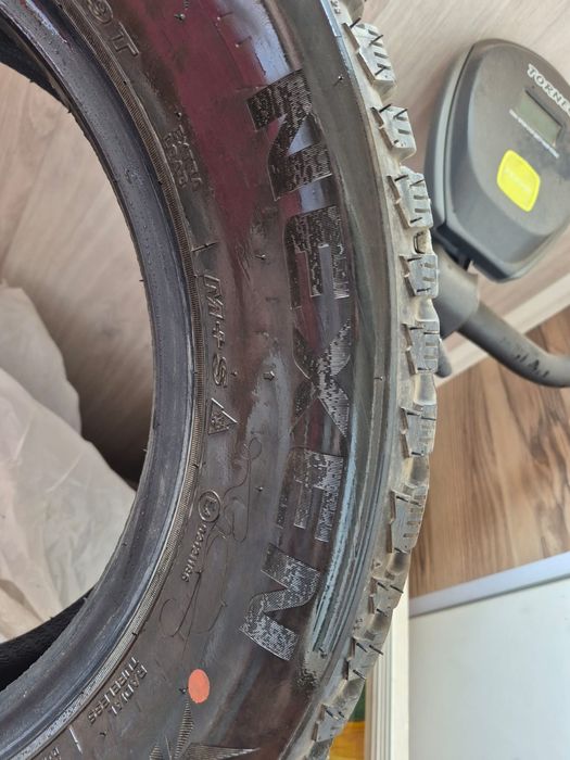 Продам зимнюю резину  NEXEN. КОРЕЯ.