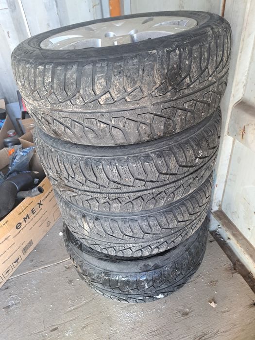 Продам резину на 16 с дисками