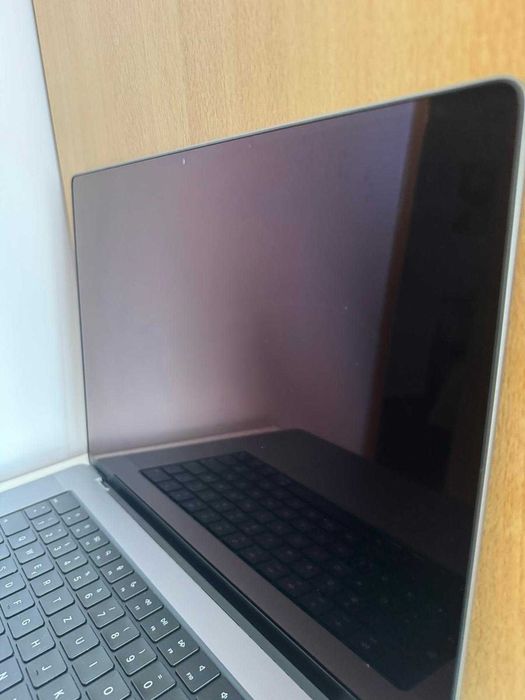 MacBook Pro 16” M1 Pro | 16GB RAM | 512GB SSD | Перфектно състояние