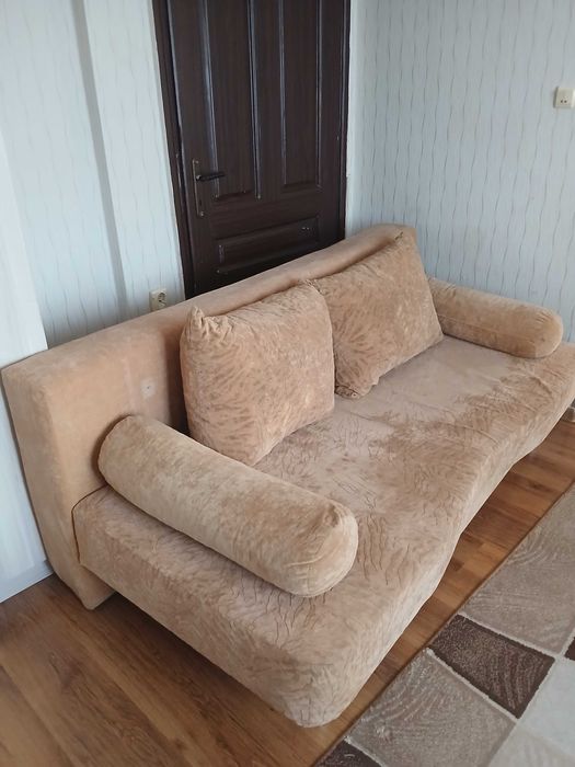 Разтегателен диван