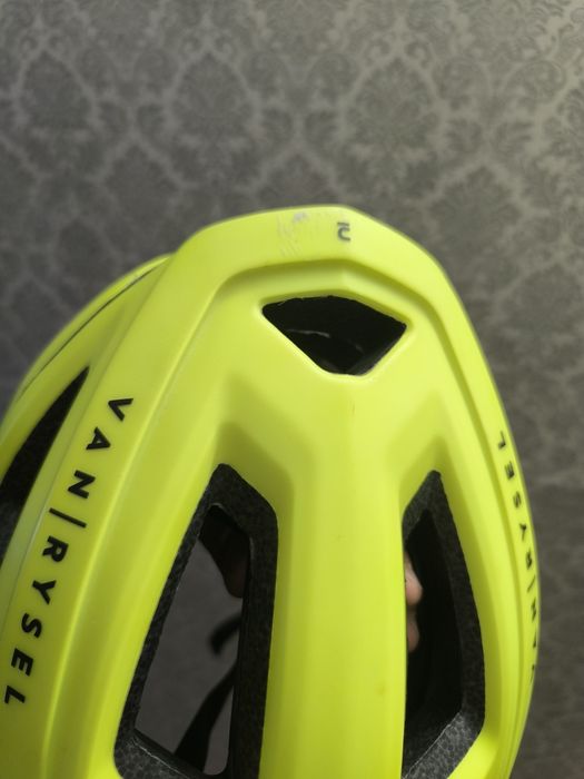 Шлем велосипедный.