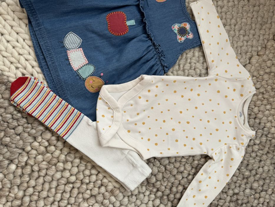 Бебешки дрешки комплект Next рокля боди и чорапогащник