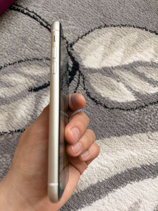 продам телефон  iPhone 11, идеальном состояние