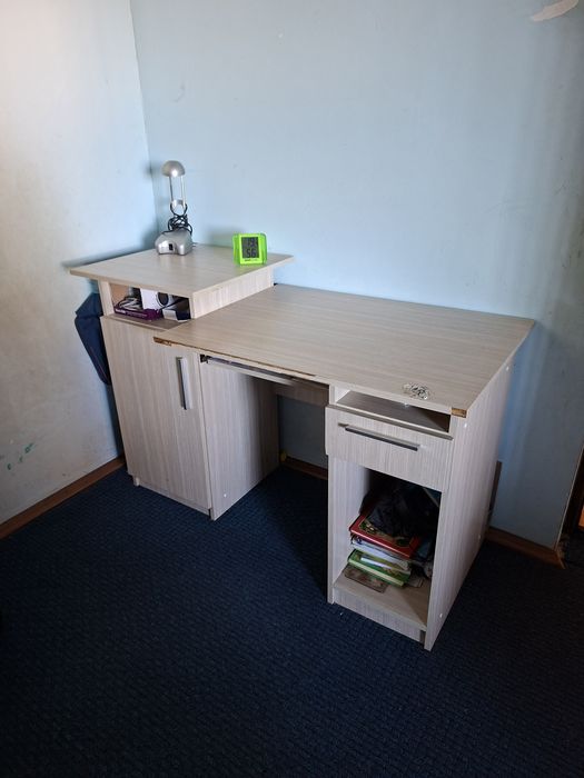 Masă birou, stare bună.