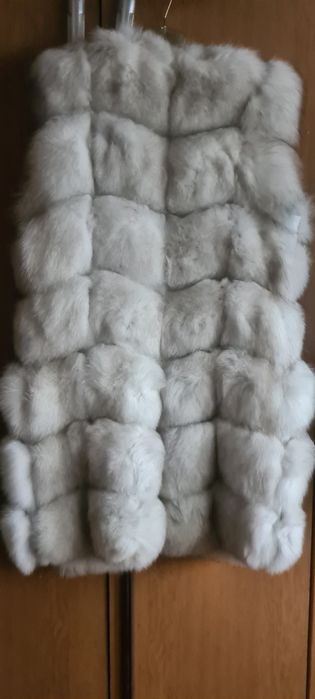 Елек с естествен косъм.