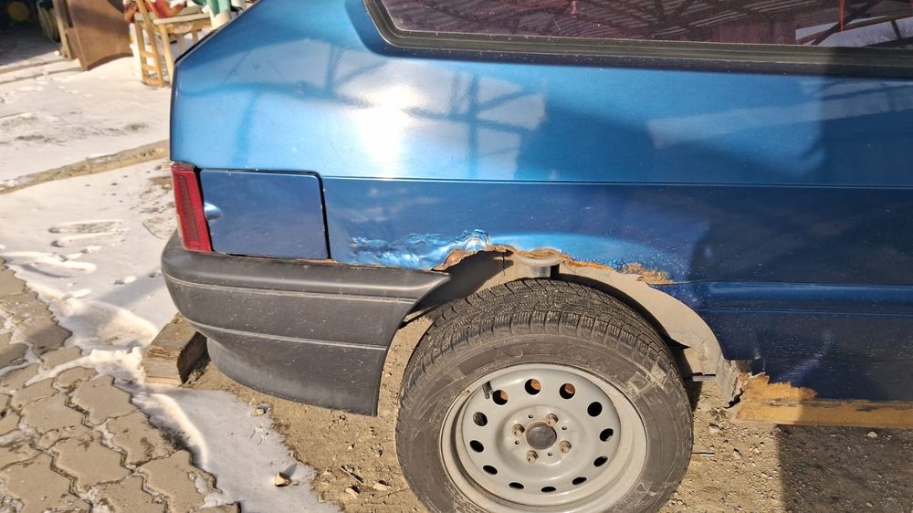 Ваз 2113. тринашка 2005г  На ходу.