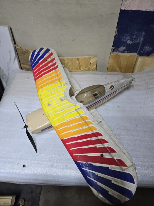 Радиоуправляемый самолёт биплан