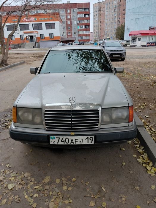 Mercedes Benz 200E