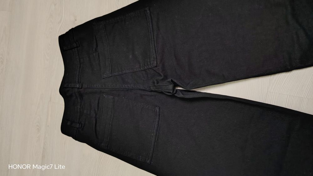 Blug negru intens cu crac larg mărimea 34