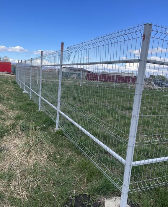 Executam garduri și porți din plasa burdurata și pahare de beton