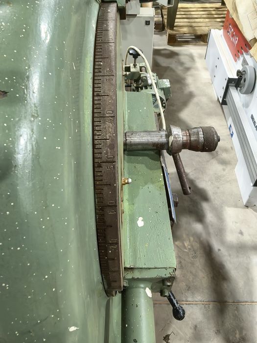 В наличност чепорез с една маса.