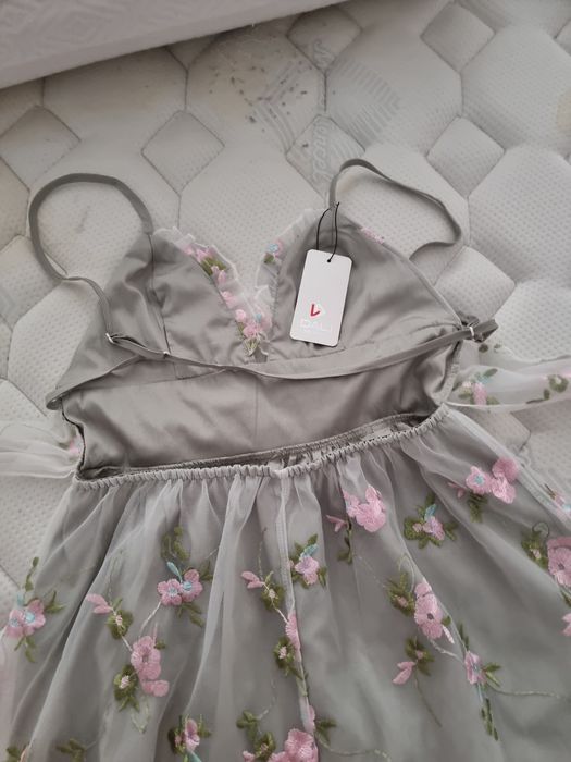 Рокля с тюл и дантела, нова с етикет