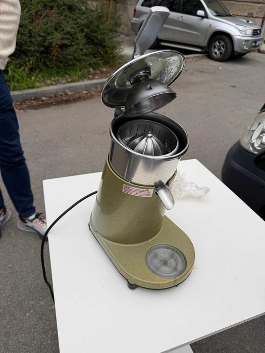 Фреш преса за цитруси