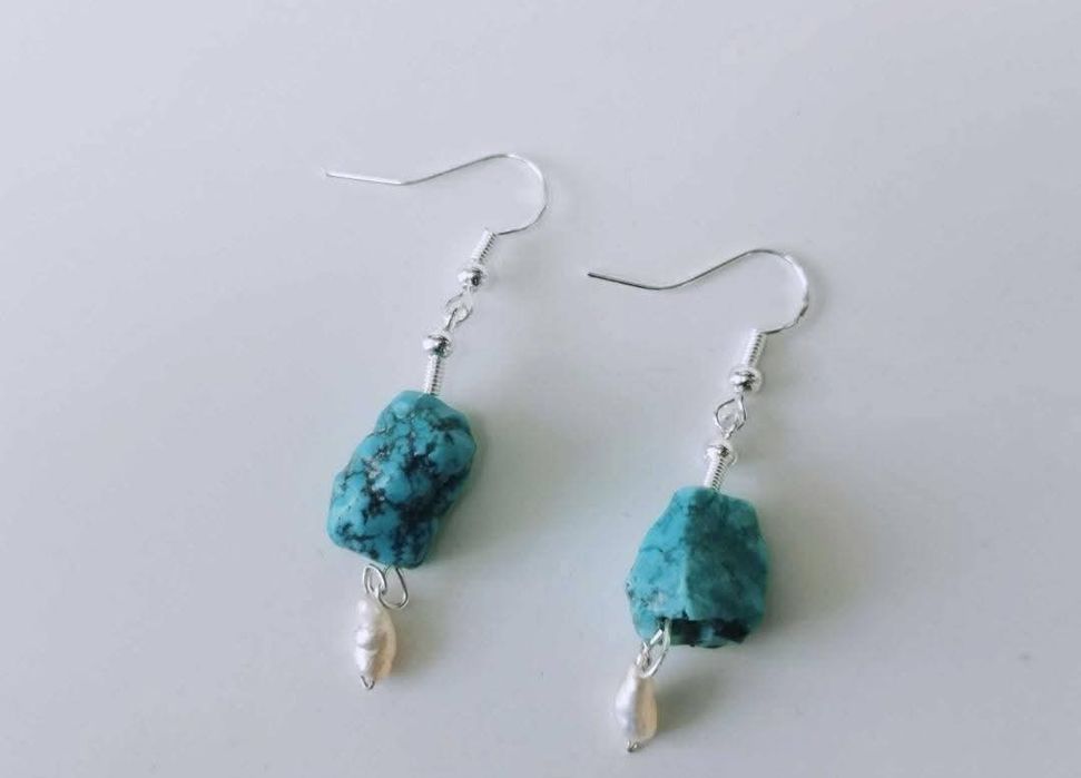 Vechi cercei din argint de 925, cu piatra turcoaz si perle de cultura