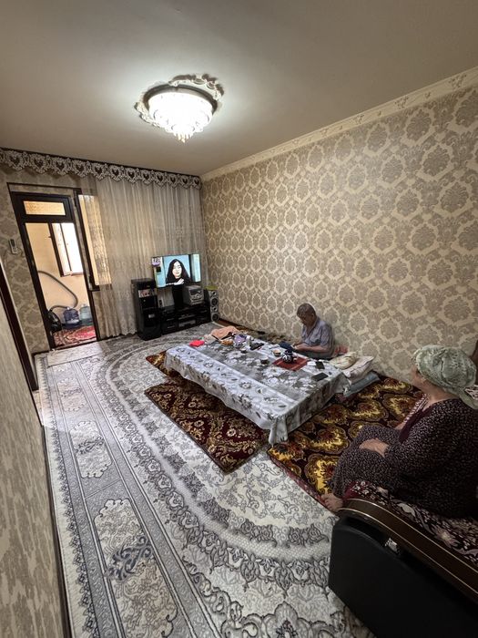 Чилонзор метро 100 метр 4-хона 3-этаж 93500$