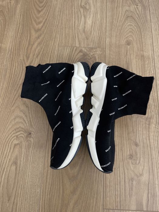 Balenciaga Speed M:40