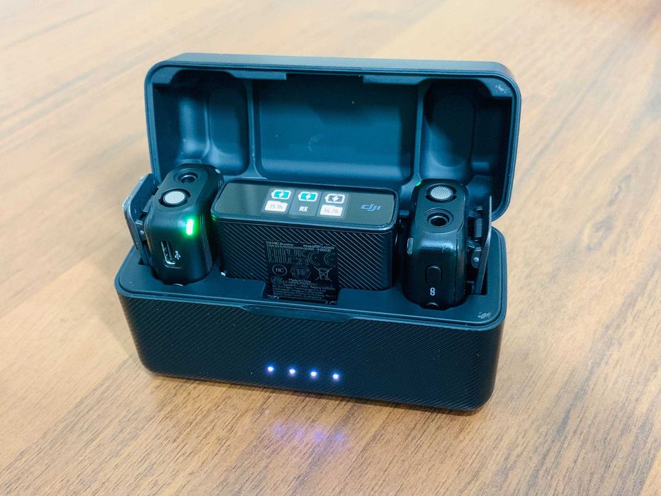 Петличка, Микрофон DJI Mic (2TX + 1RX + Charging Case) черный