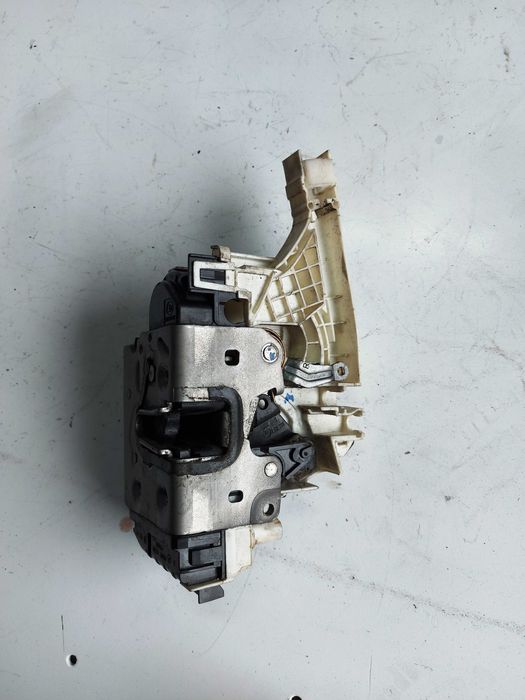 Брава предна врата за Mercede-Benz W906 след 2006г.