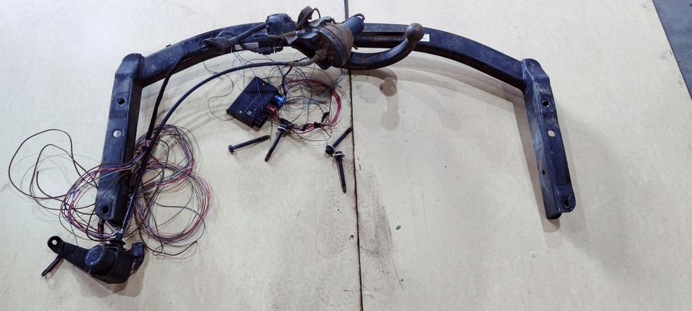 Теглич Ауди audi A6 C6 4F 4F0 800 491C