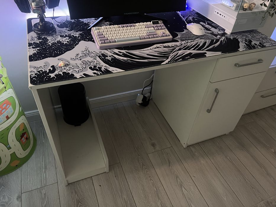 Стол компьютерный