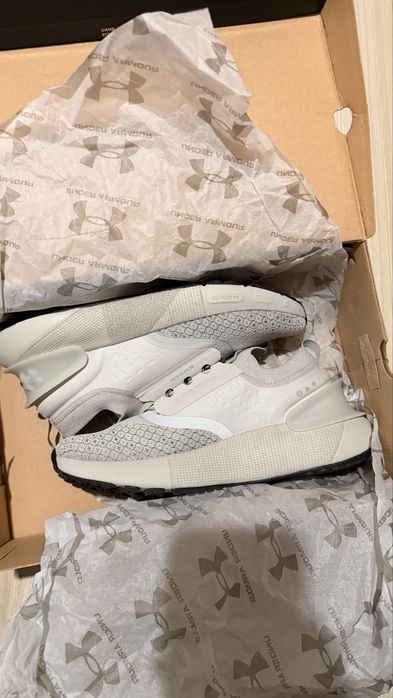 Under armour hovr phantom 3 storm marimea 45 noi nepurtati.