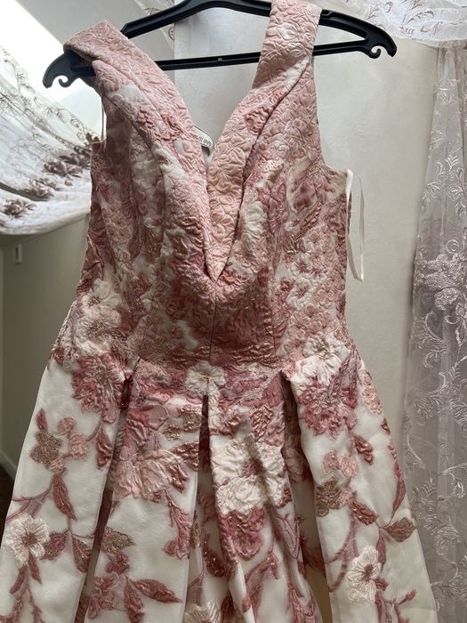 Вечерние платье