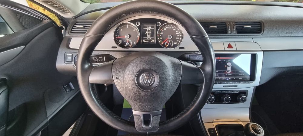 Vând Passat CC 2011